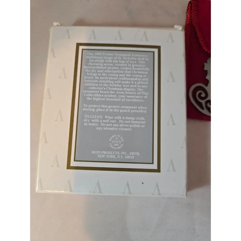 Avon Ornament Christmas 1995 Commemorative Goldtone w/ box and bag